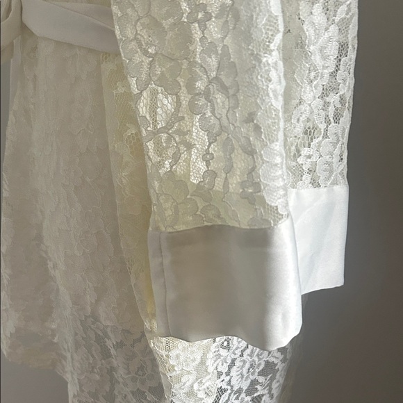 Victoria's Secret Ivory Lace Robe - Picture 3 of 5